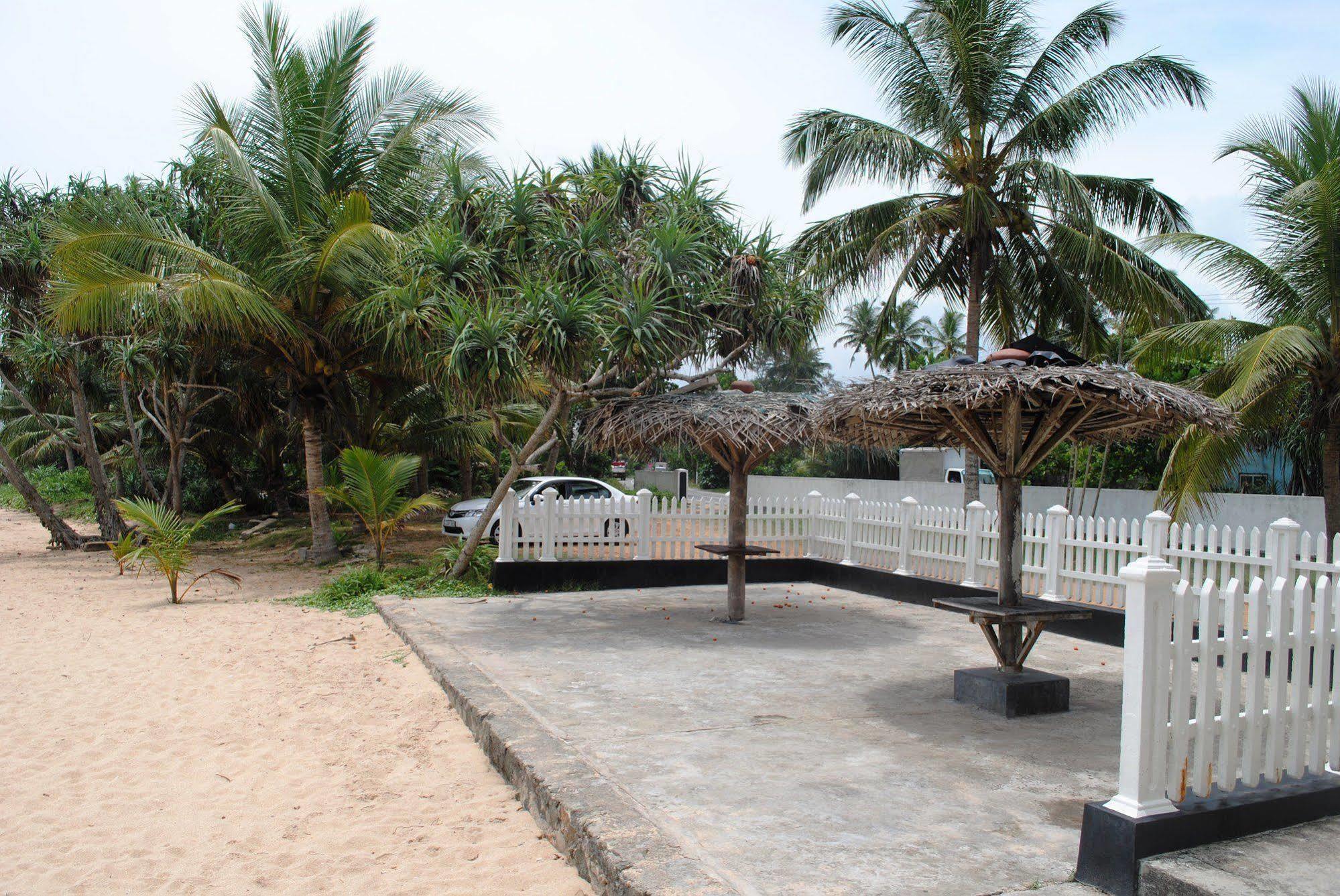 Ocean Reef Hotel Hikkaduwa Exteriör bild