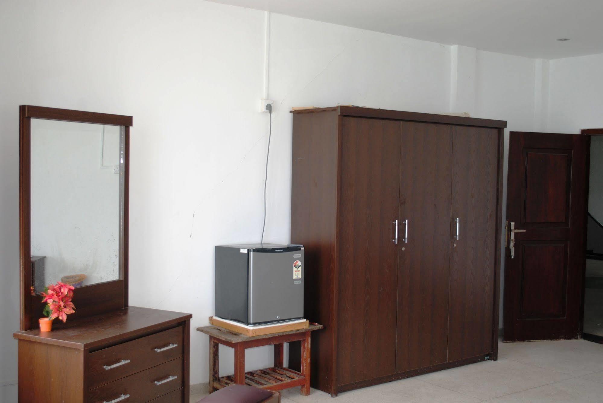 Ocean Reef Hotel Hikkaduwa Exteriör bild